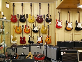 muziek-ebbeling-utrecht-gitaar-assortiment-elektrische-gitaren-top.jpg