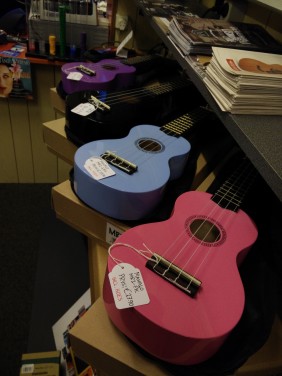 muziek-ebbeling-utrecht-gitaar-assortiment-ukulele.jpg